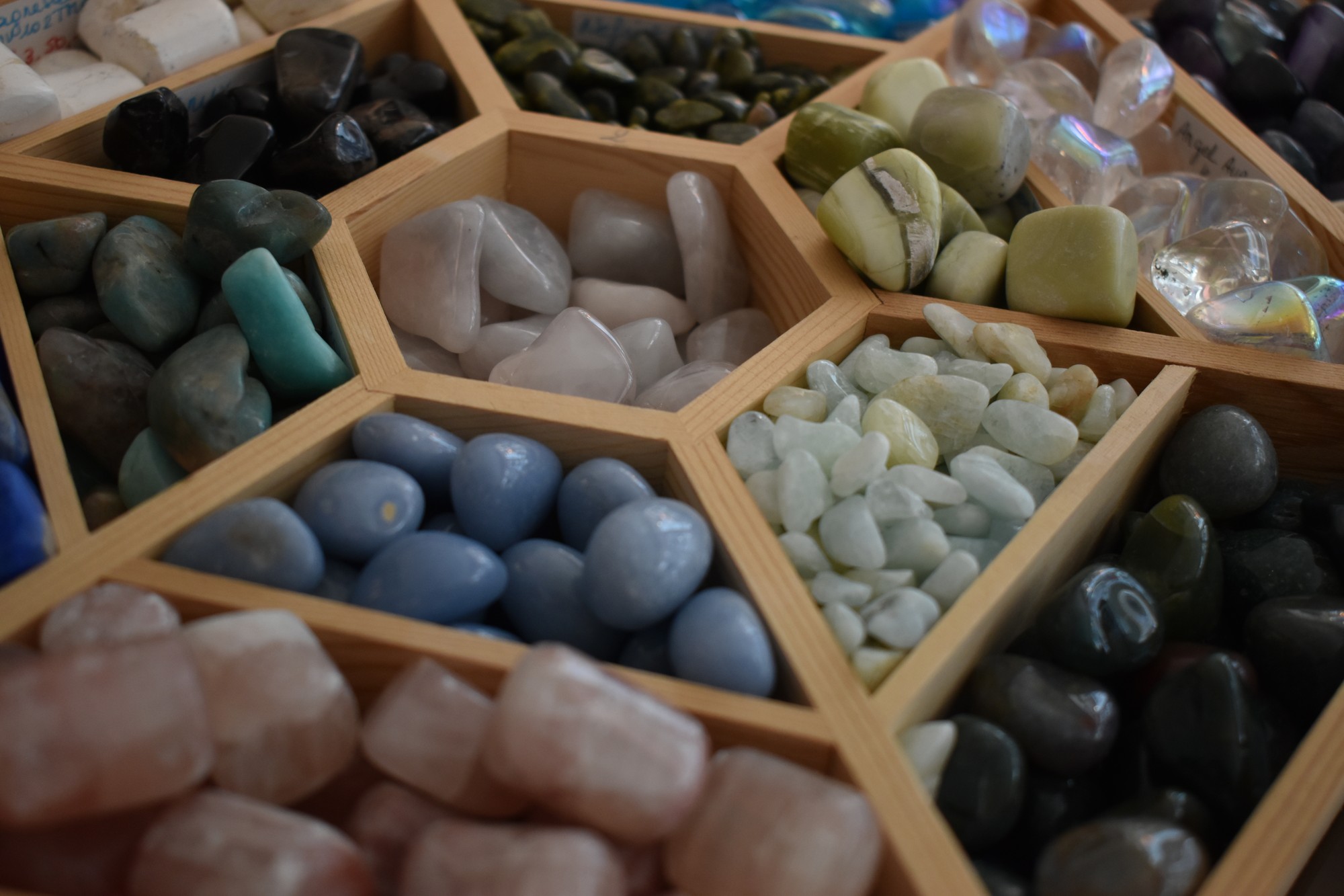 Spirituele decoratie en beelden bij Solmani